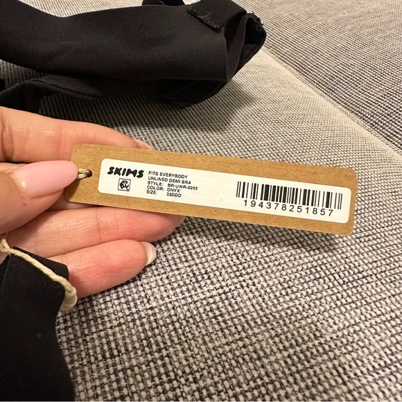 NWT SKIMS 32DDD Onyx/Black Fits Everybody Unlined Demi Bra - Picture 5 of 8